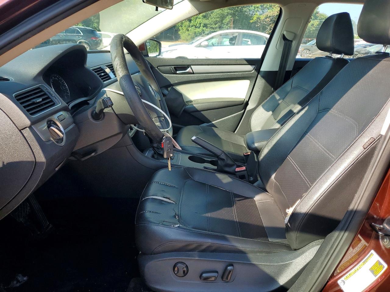 2013 Volkswagen Passat S Burgundy vin: 1VWAP7A37DC140551