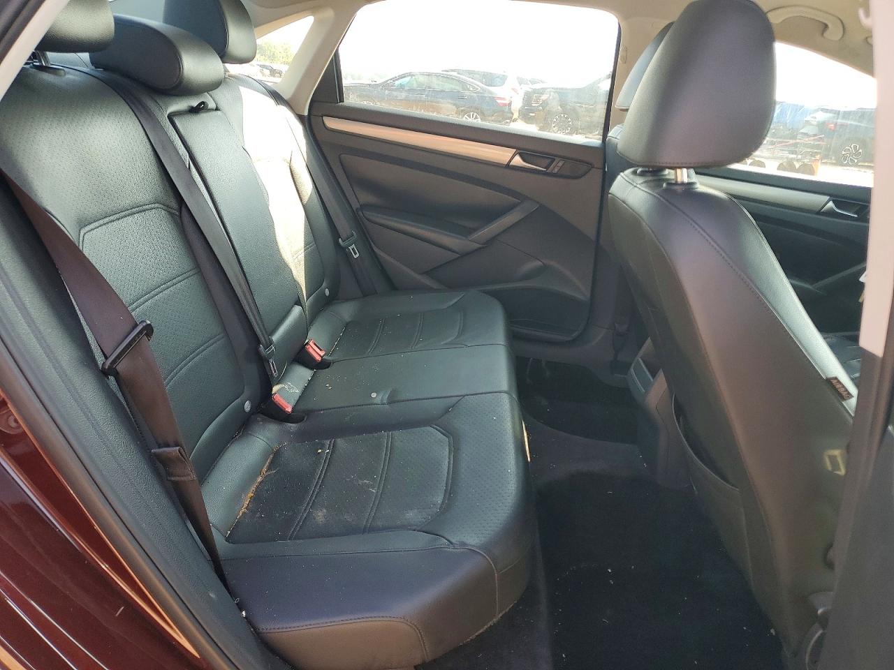 2013 Volkswagen Passat S Burgundy vin: 1VWAP7A37DC140551