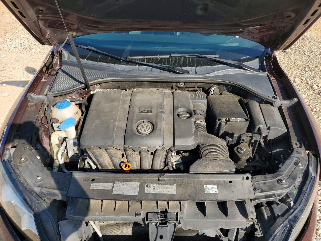 2013 Volkswagen Passat S Burgundy vin: 1VWAP7A37DC140551