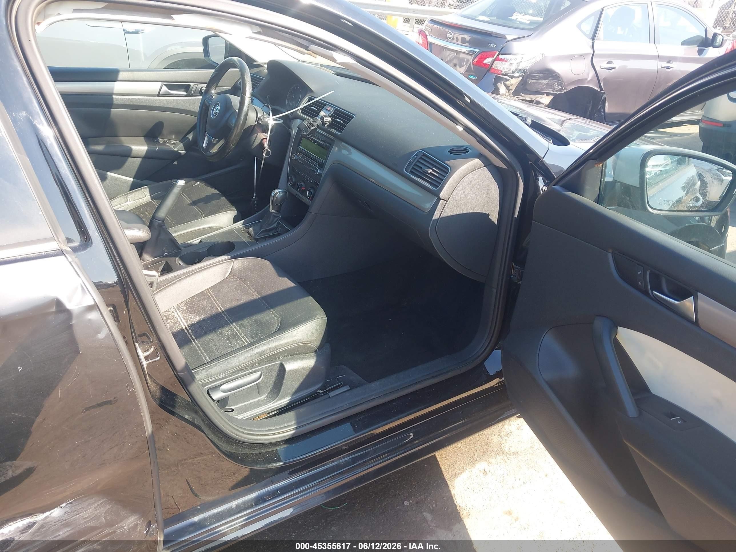 2014 Volkswagen Passat 2.5l Wolfsburg Edition Black vin: 1VWAP7A37EC008262