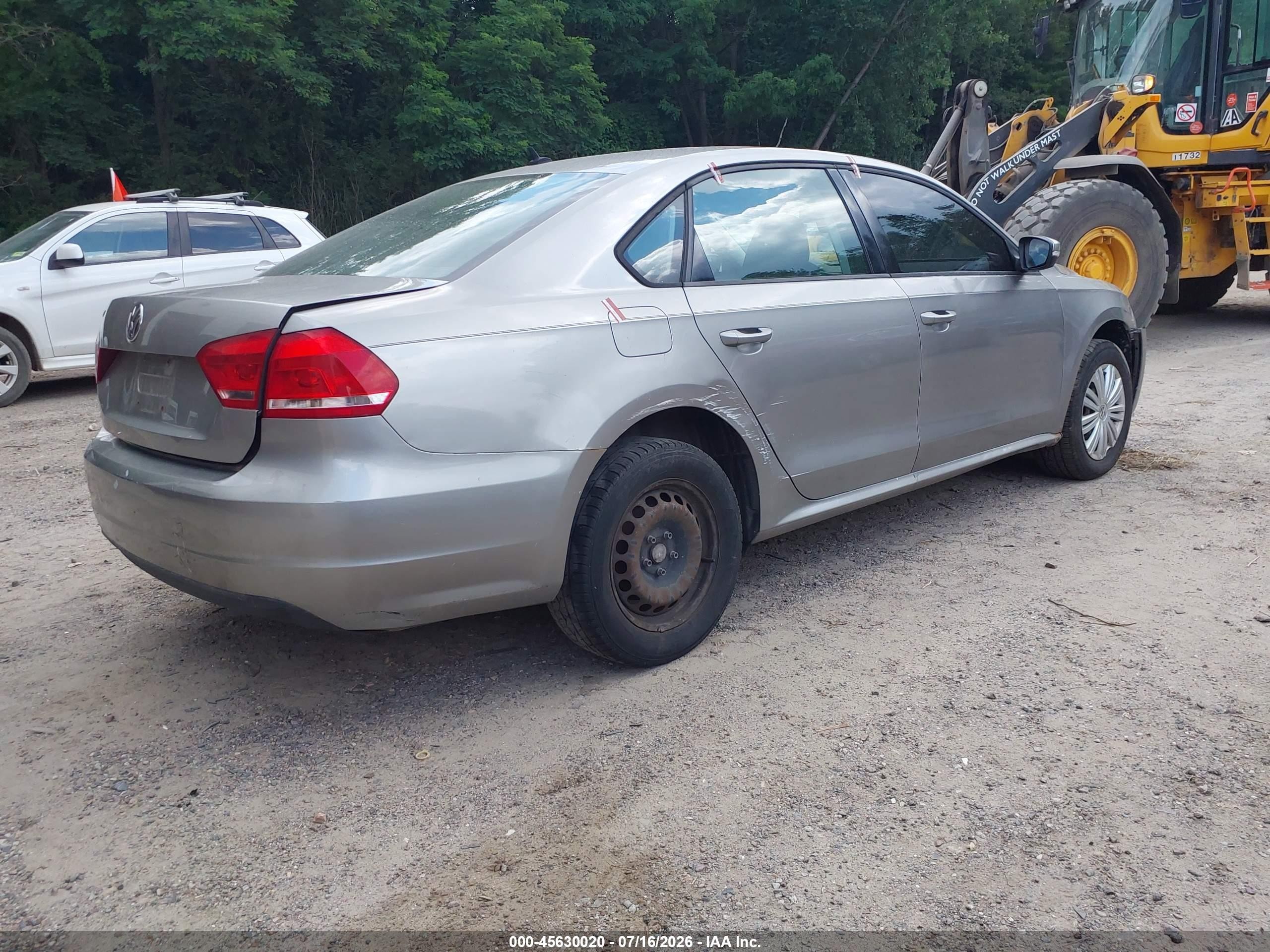 2014 Volkswagen Passat 2.5l S Tan vin: 1VWAP7A37EC011632