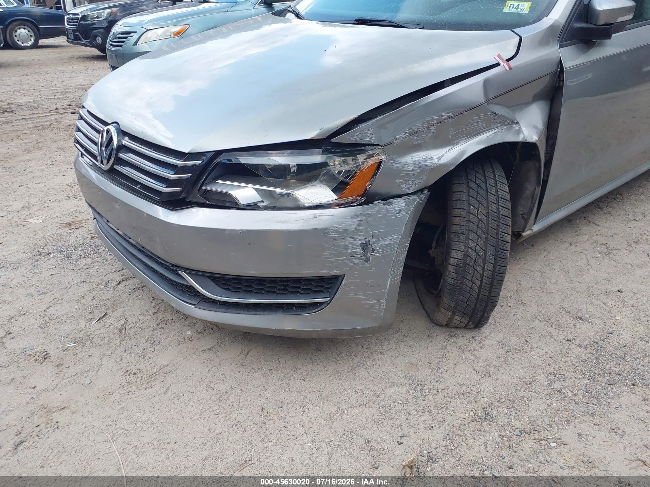 2014 Volkswagen Passat 2.5l S Tan vin: 1VWAP7A37EC011632