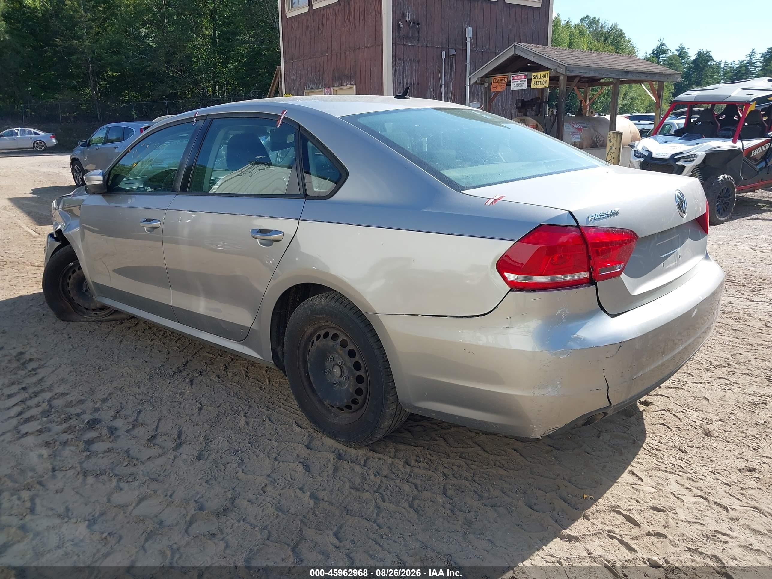 2014 Volkswagen Passat 2.5l S Silver vin: 1VWAP7A37EC011632