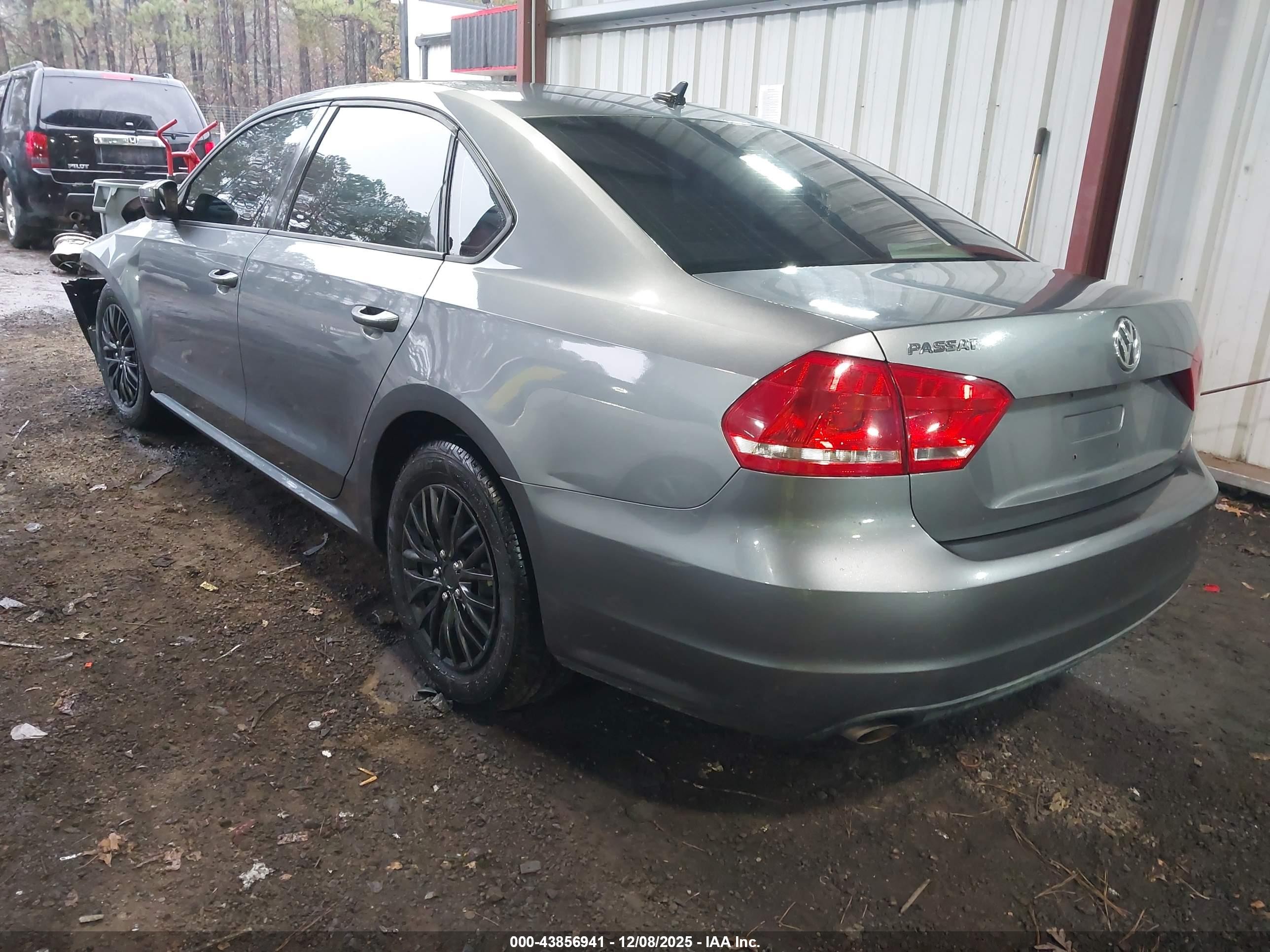 2014 Volkswagen Passat 2.5l S Blue vin: 1VWAP7A37EC025725