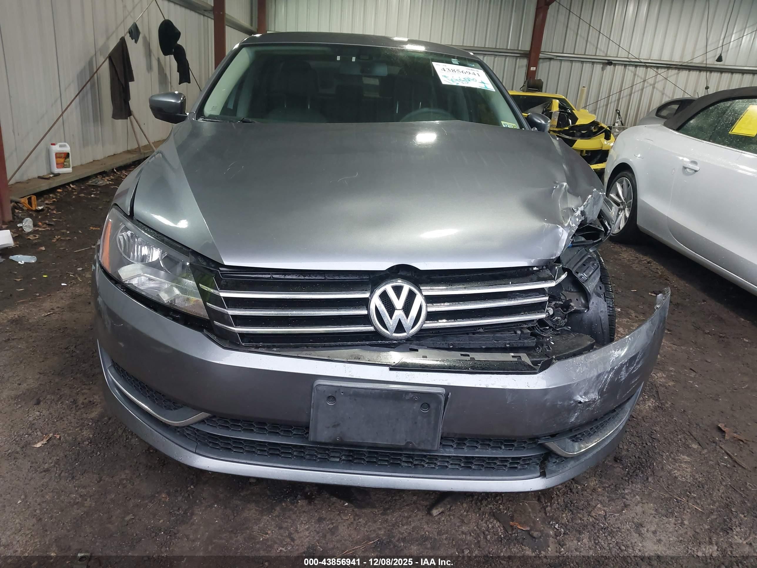 2014 Volkswagen Passat 2.5l S Blue vin: 1VWAP7A37EC025725