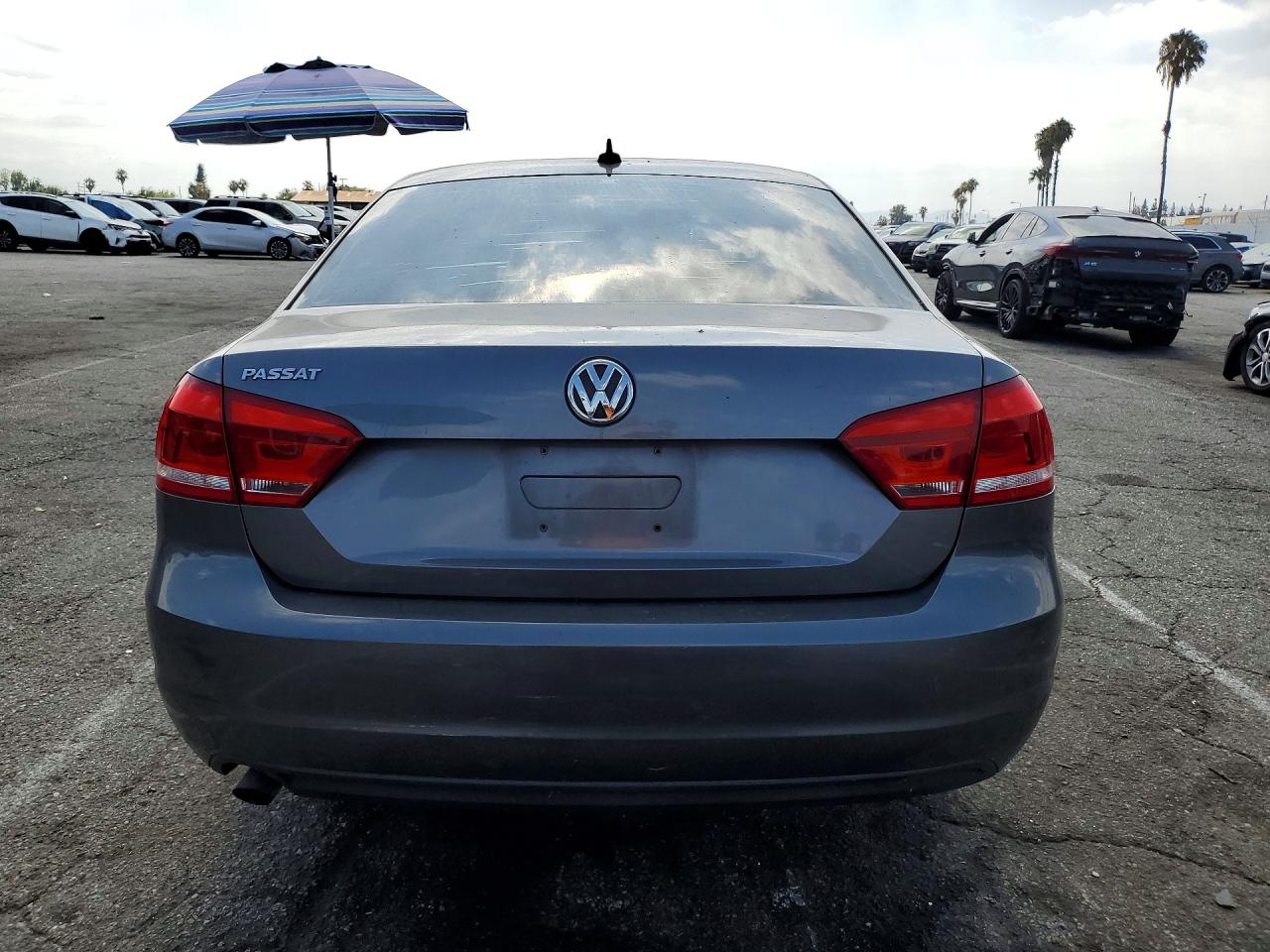 2012 Volkswagen Passat S Gray vin: 1VWAP7A38CC011037
