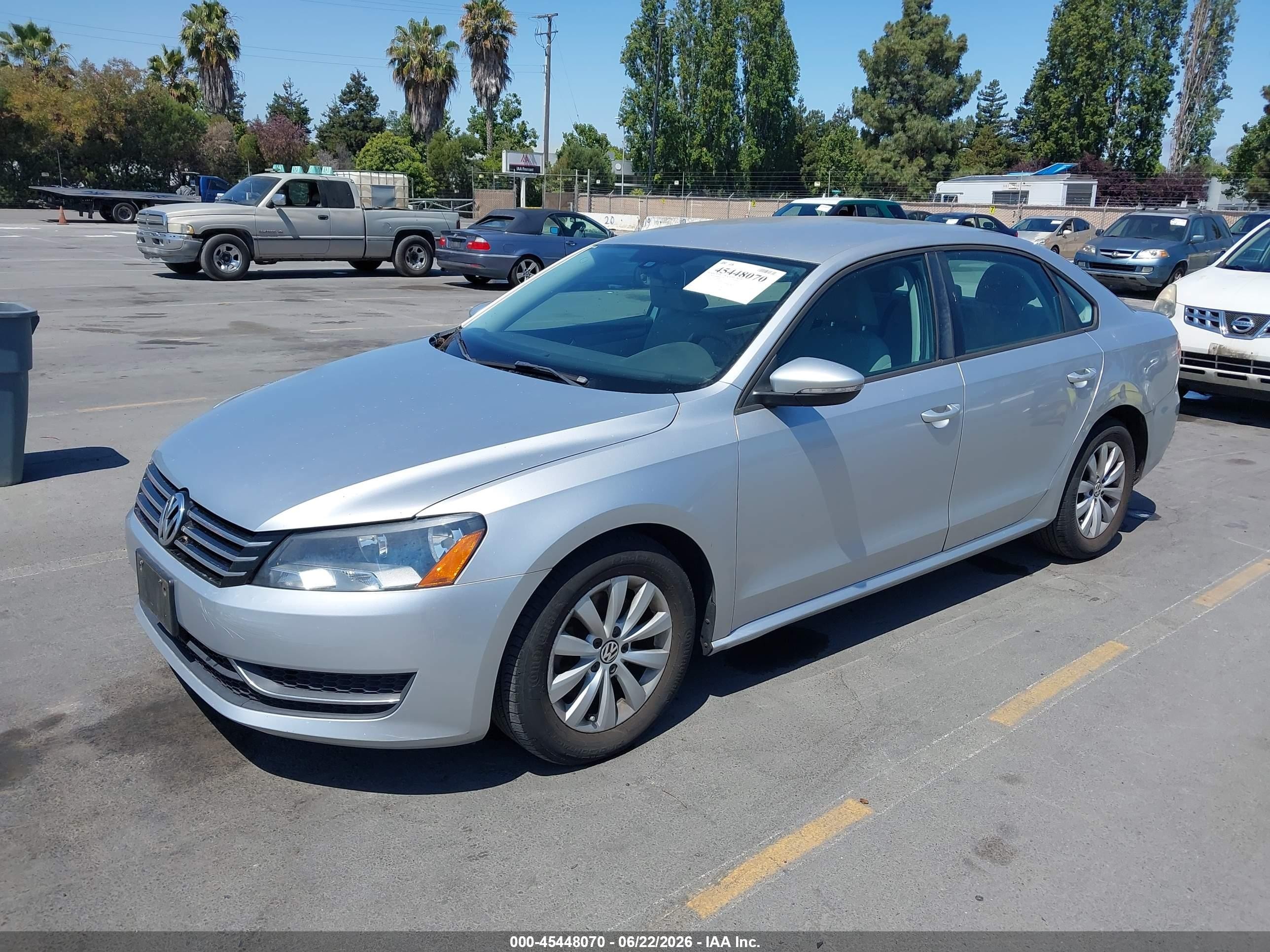2012 Volkswagen Passat 2.5l S Silver vin: 1VWAP7A38CC036908