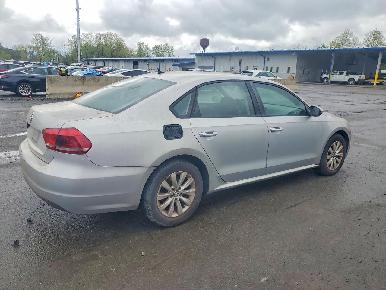2012 Volkswagen Passat S Серебряный vin: 1VWAP7A38CC064224