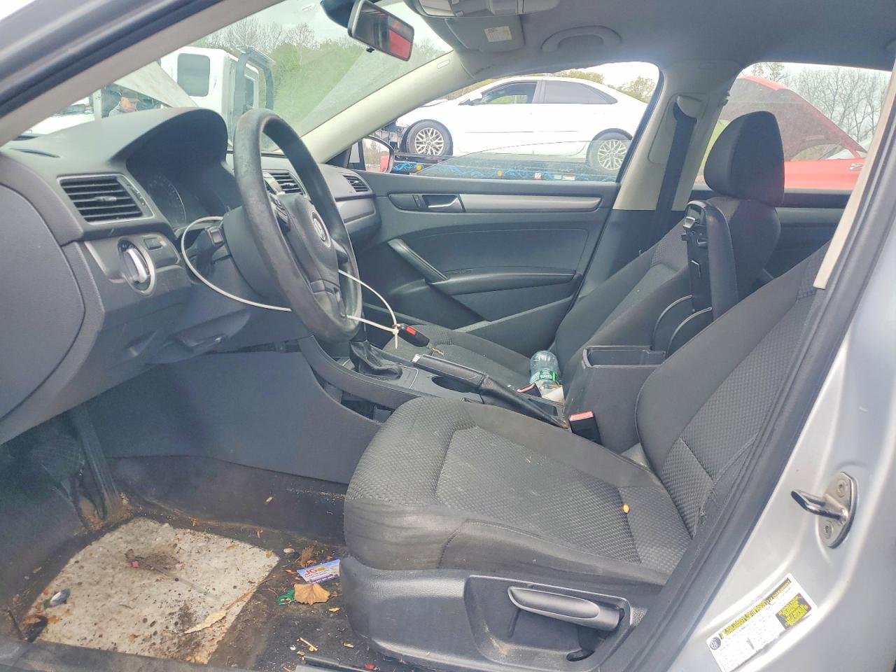 2012 Volkswagen Passat S Серебряный vin: 1VWAP7A38CC064224