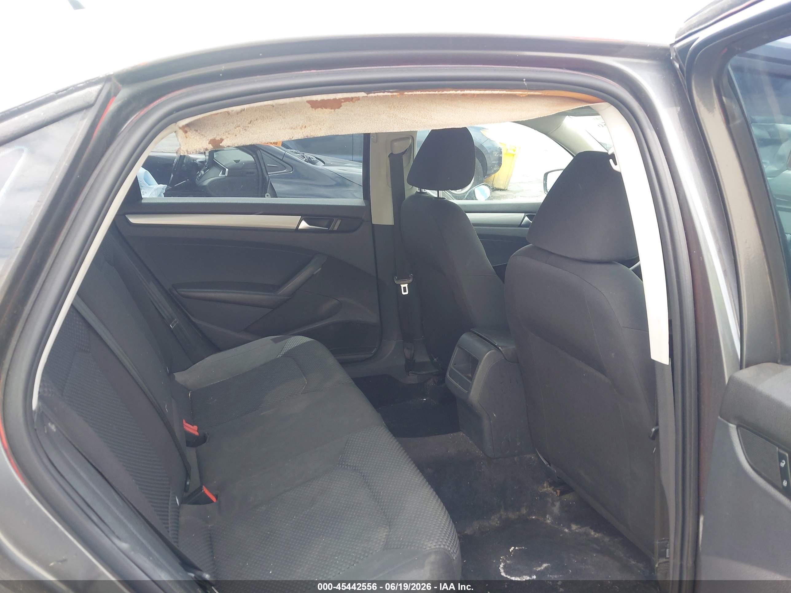 2012 Volkswagen Passat 2.5l S Black vin: 1VWAP7A38CC064790