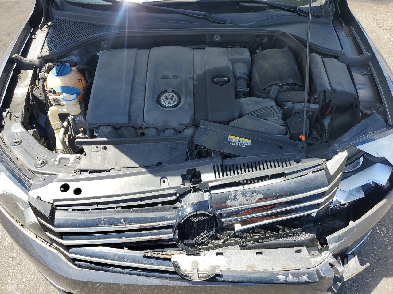 2013 Volkswagen Passat S Gray vin: 1VWAP7A38DC005658