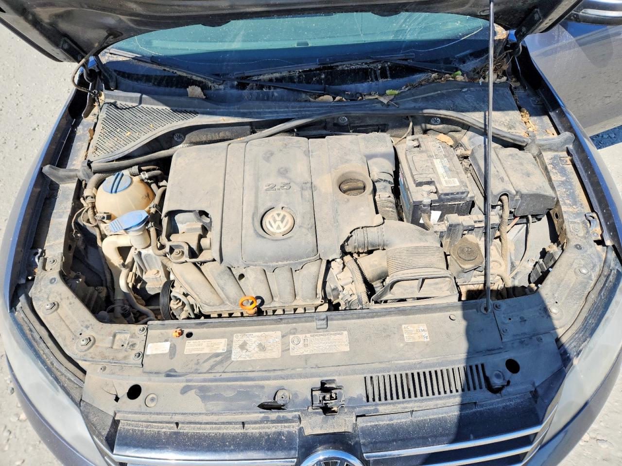 2013 Volkswagen Passat S Gray vin: 1VWAP7A38DC012531