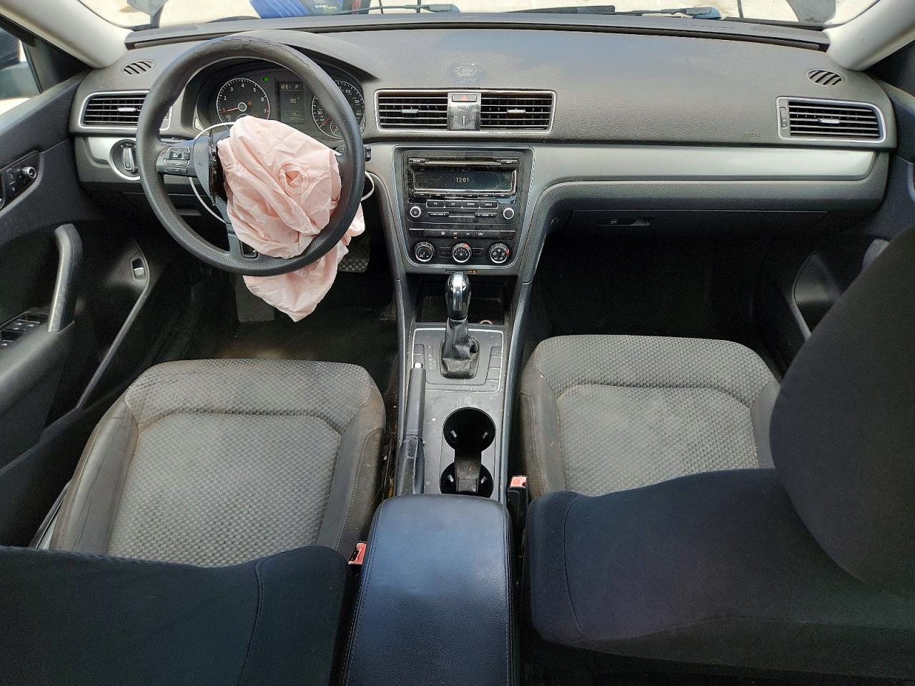 2013 Volkswagen Passat S Черный vin: 1VWAP7A38DC041768