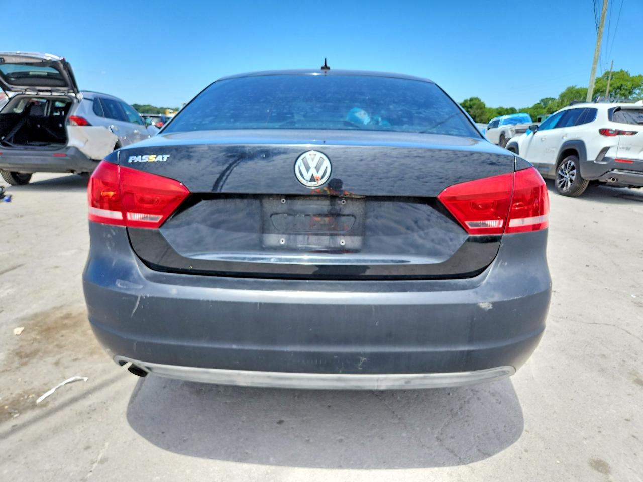 2013 Volkswagen Passat S Черный vin: 1VWAP7A38DC041768