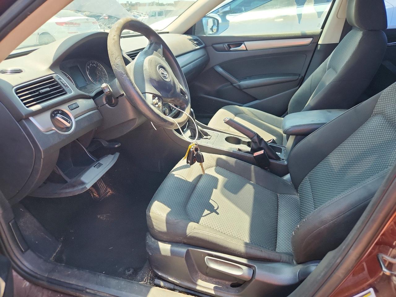 2013 Volkswagen Passat S Burgundy vin: 1VWAP7A38DC042256