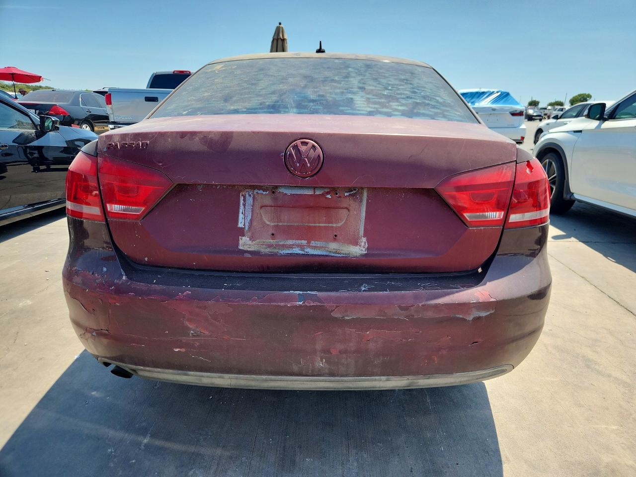 2013 Volkswagen Passat S Burgundy vin: 1VWAP7A38DC042256