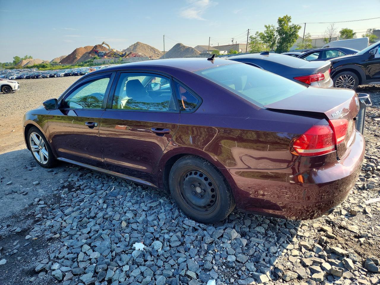 2013 Volkswagen Passat S Maroon vin: 1VWAP7A38DC043133