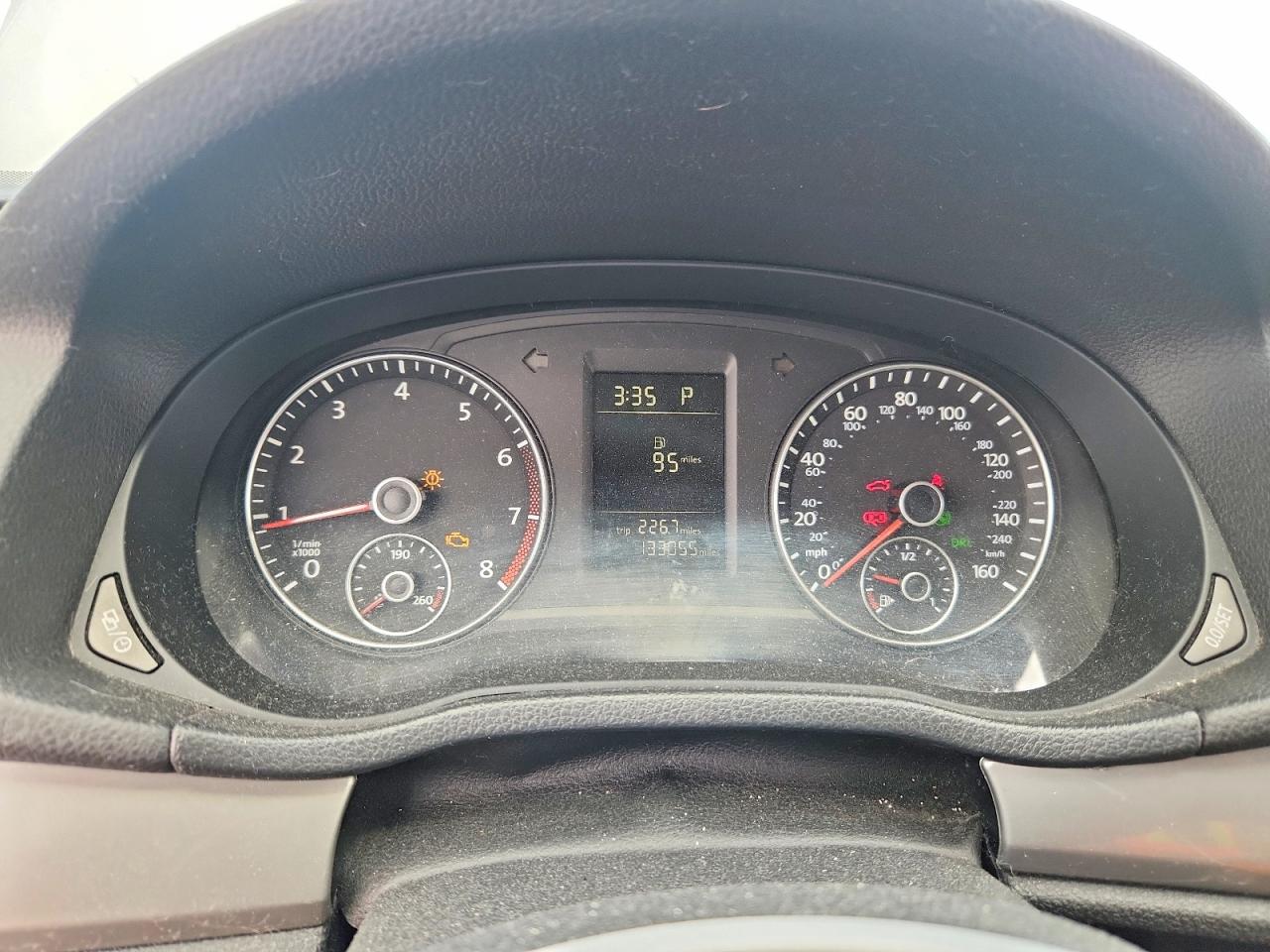 2013 Volkswagen Passat S Серебряный vin: 1VWAP7A38DC043519