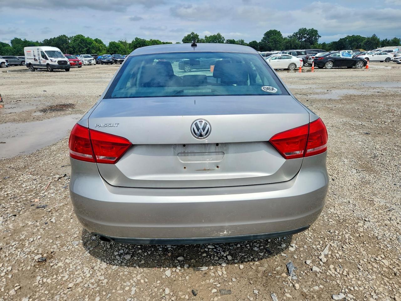 2013 Volkswagen Passat S Серебряный vin: 1VWAP7A38DC043519