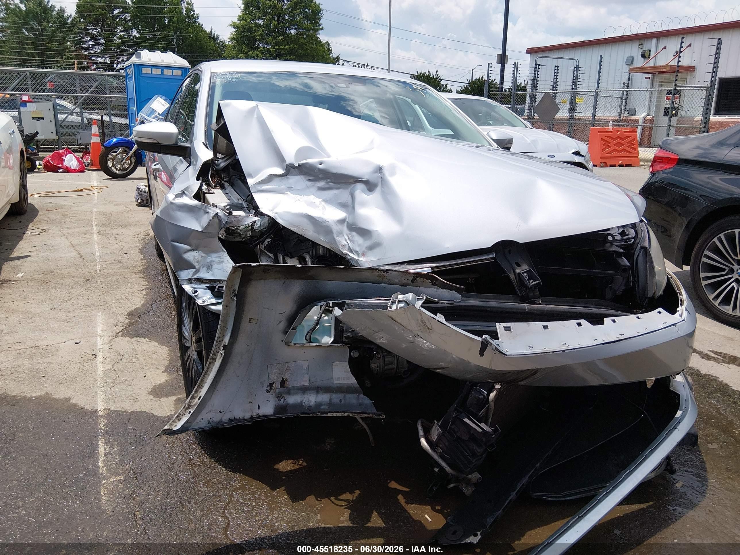 2014 Volkswagen Passat 2.5l S Silver vin: 1VWAP7A38EC018511