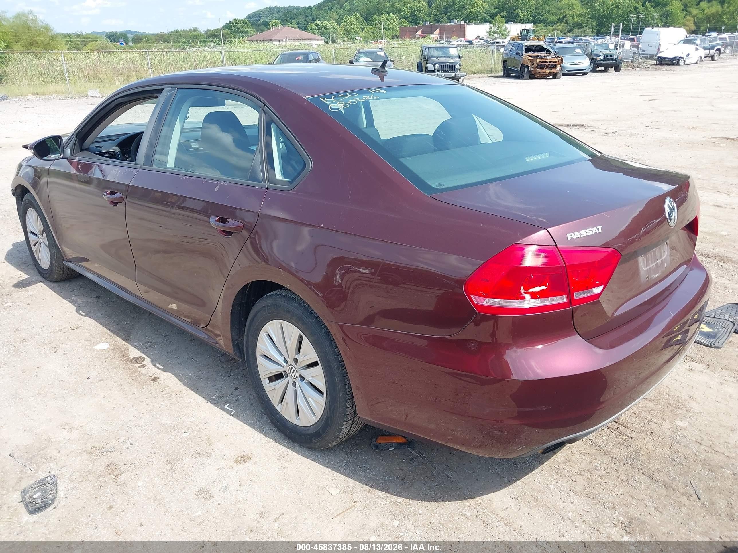 2012 Volkswagen Passat 2.5l S Бордовый vin: 1VWAP7A39CC070257