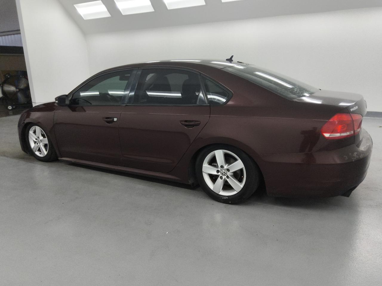 2013 Volkswagen Passat S Burgundy vin: 1VWAP7A39DC052052 Damage: Left Qtr Panel, Dent(S) W/No Paint Dmg, Pdr-1 Dent