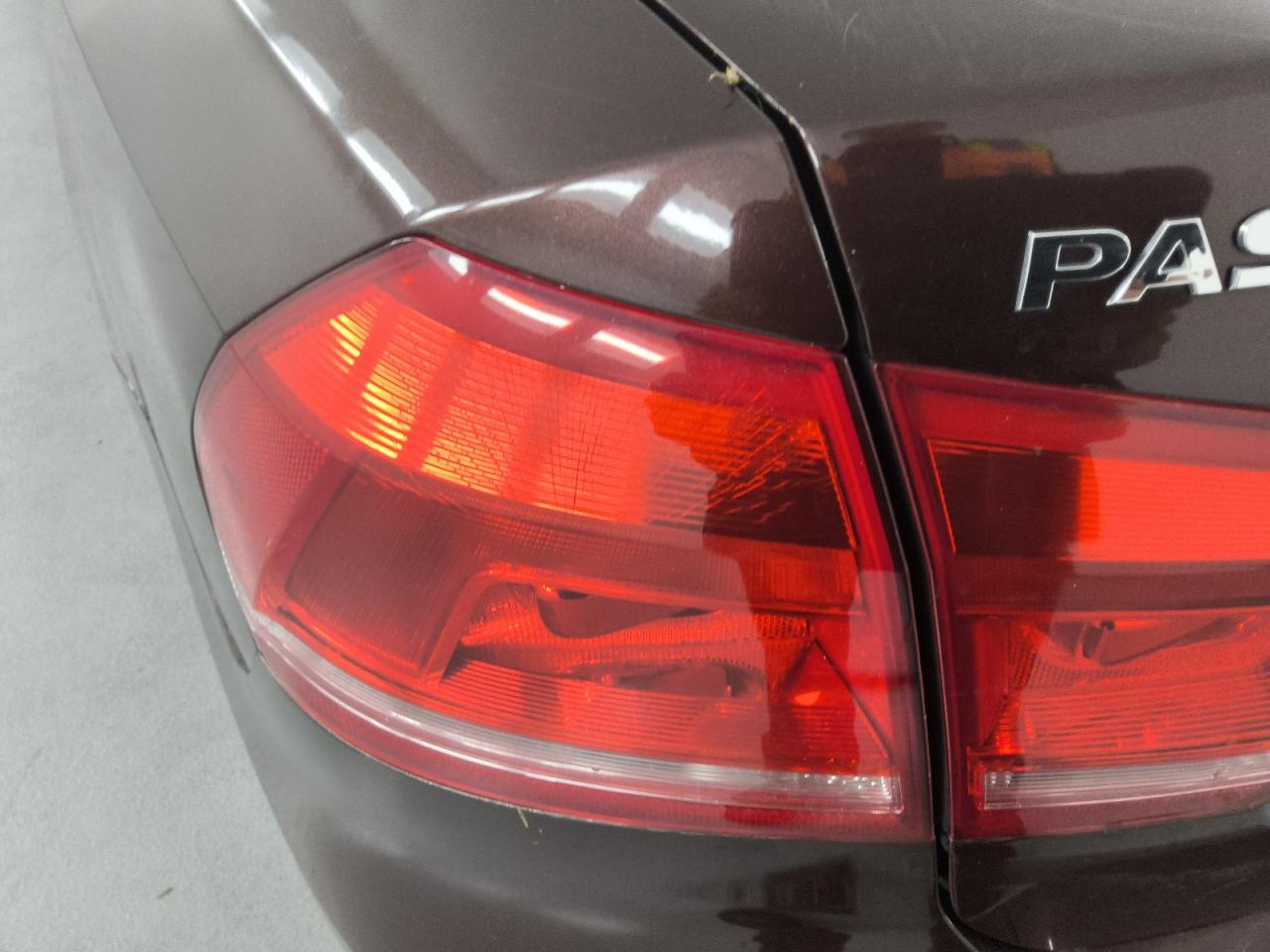 2013 Volkswagen Passat S Burgundy vin: 1VWAP7A39DC052052 Damage: Left Tail Light, Cracked, Replacement Required