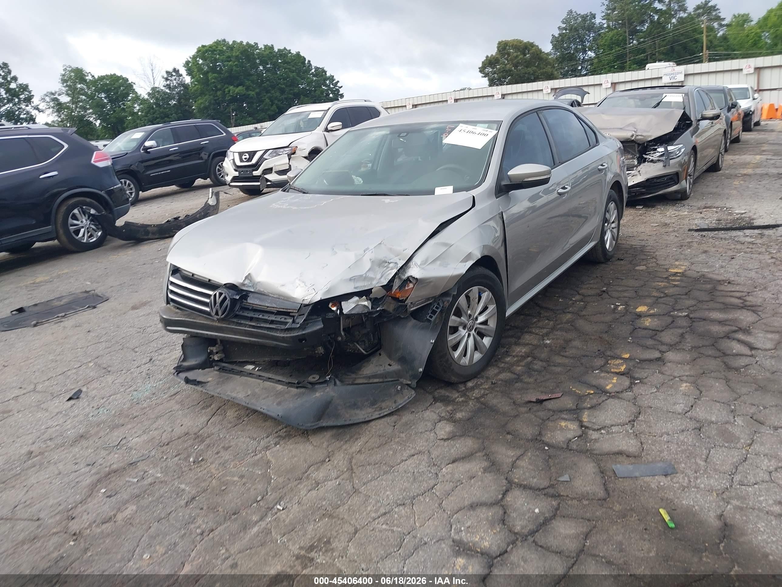 2013 Volkswagen Passat 2.5l S Silver vin: 1VWAP7A39DC111312