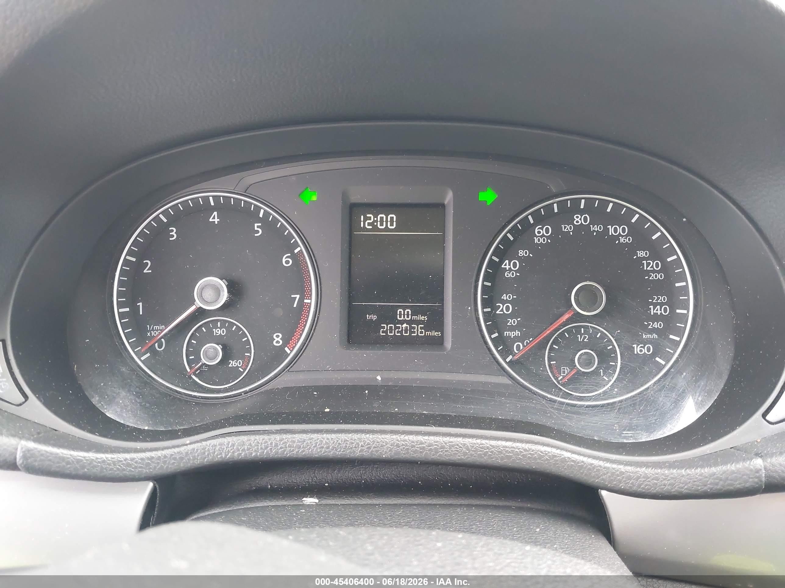 2013 Volkswagen Passat 2.5l S Silver vin: 1VWAP7A39DC111312