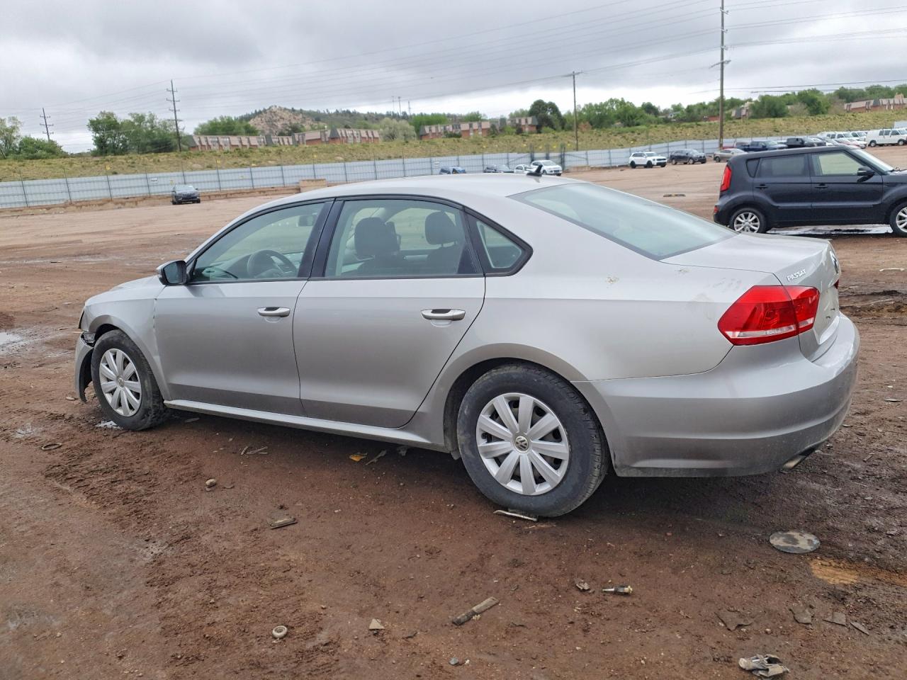 2013 Volkswagen Passat S Серебряный vin: 1VWAP7A39DC151549