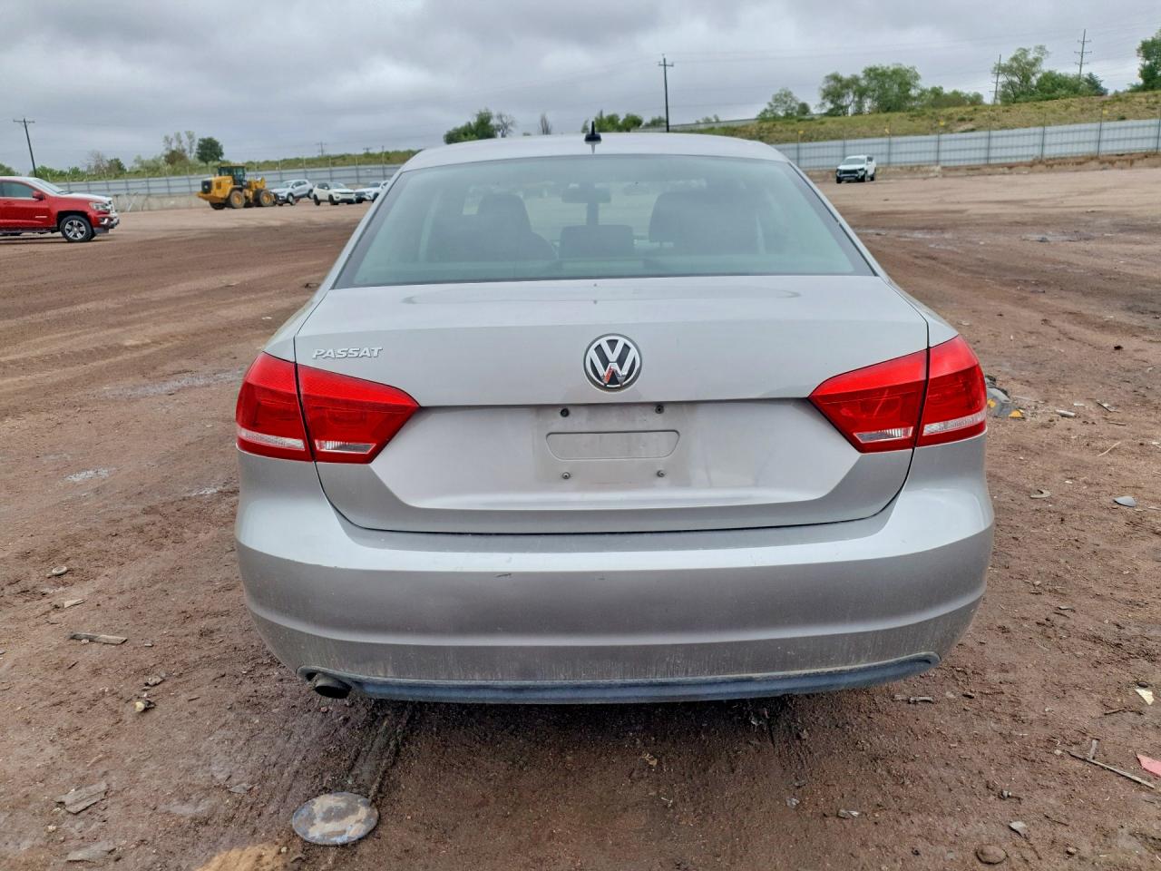 2013 Volkswagen Passat S Серебряный vin: 1VWAP7A39DC151549