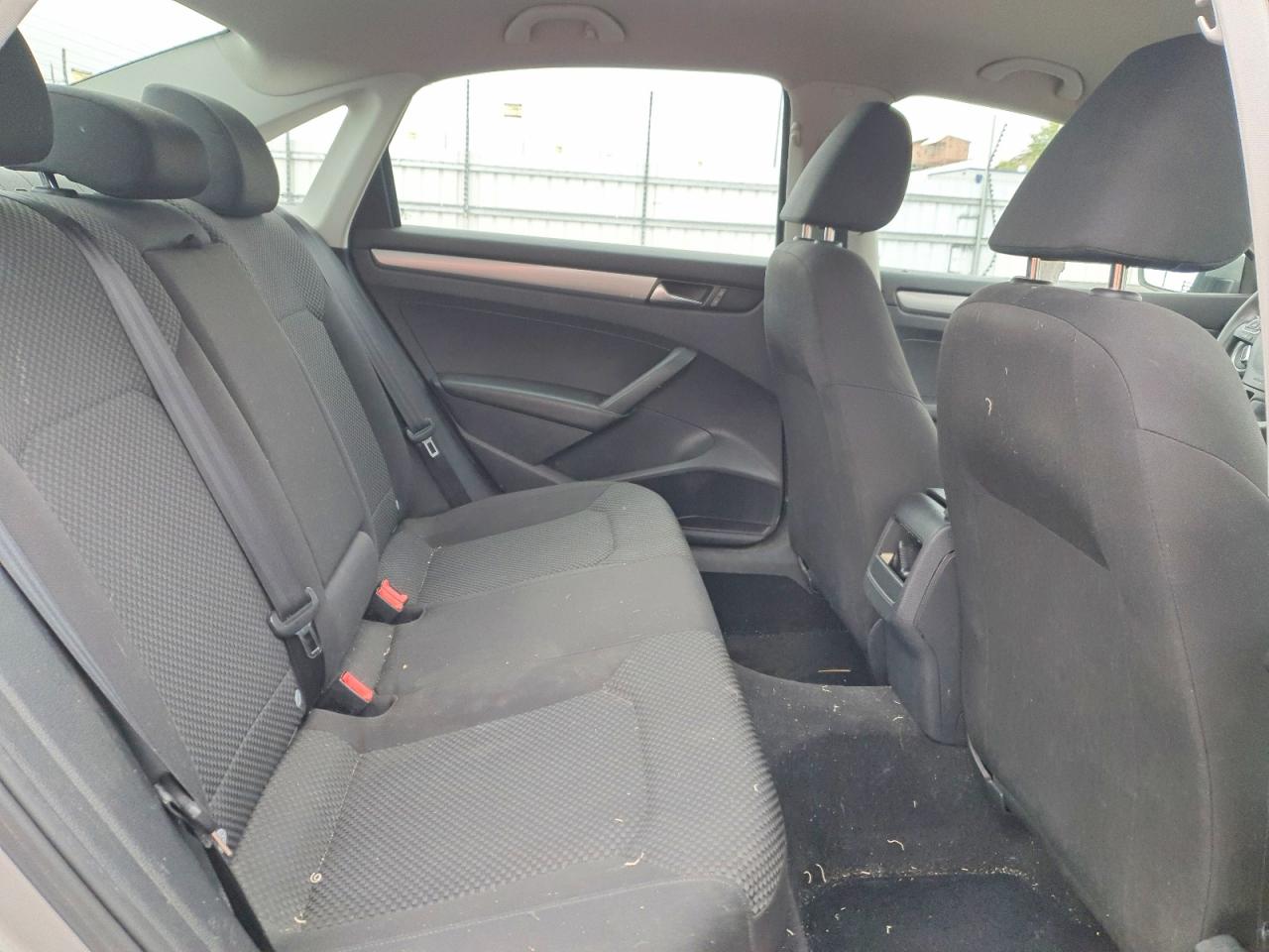 2013 Volkswagen Passat S Серебряный vin: 1VWAP7A39DC151549