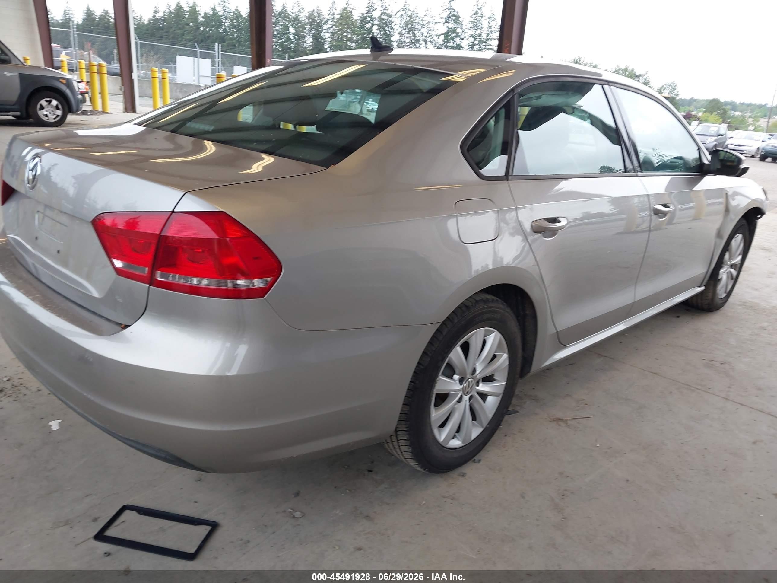 2014 Volkswagen Passat 2.5l Wolfsburg Edition Серый vin: 1VWAP7A39EC020106