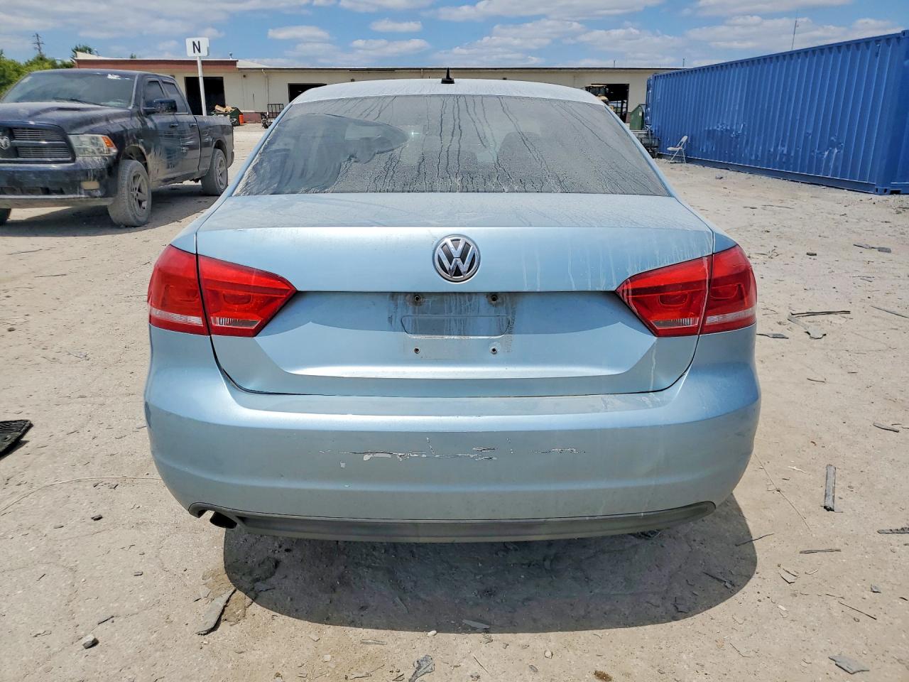 2012 Volkswagen Passat S Blue vin: 1VWAP7A3XCC040278