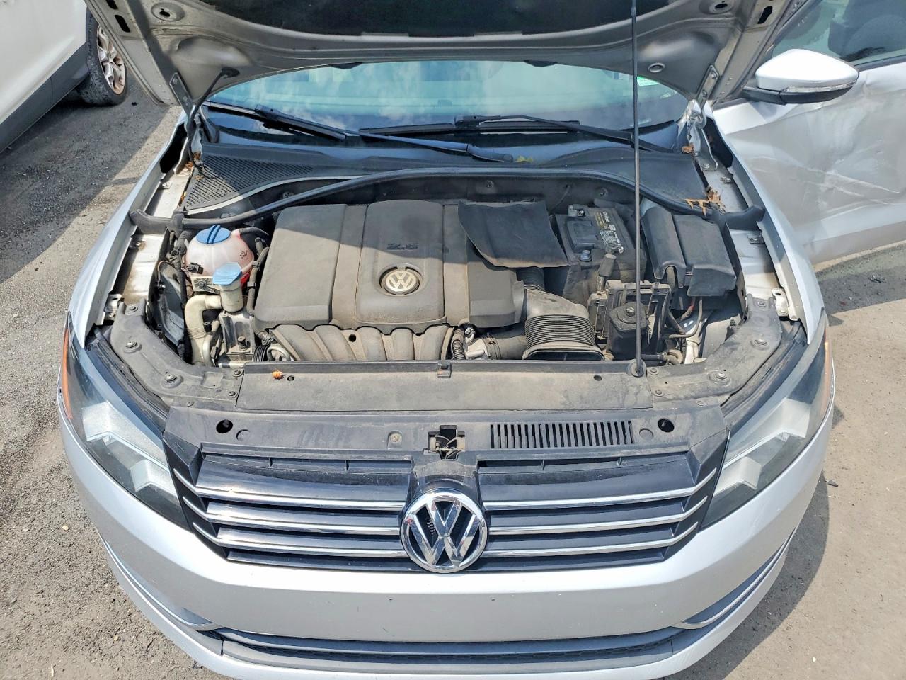 2012 Volkswagen Passat S Silver vin: 1VWAP7A3XCC053788