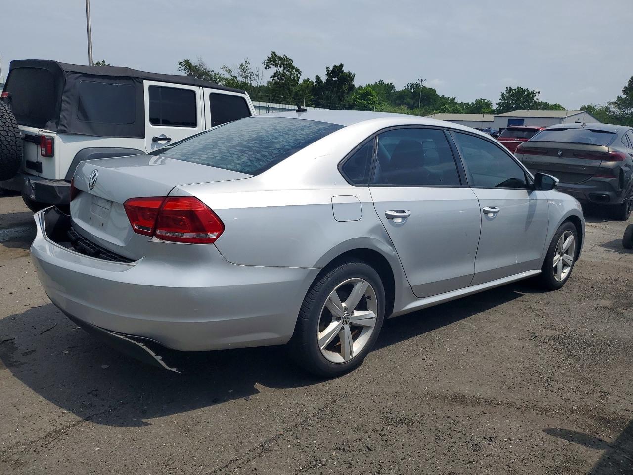 2012 Volkswagen Passat S Silver vin: 1VWAP7A3XCC053788