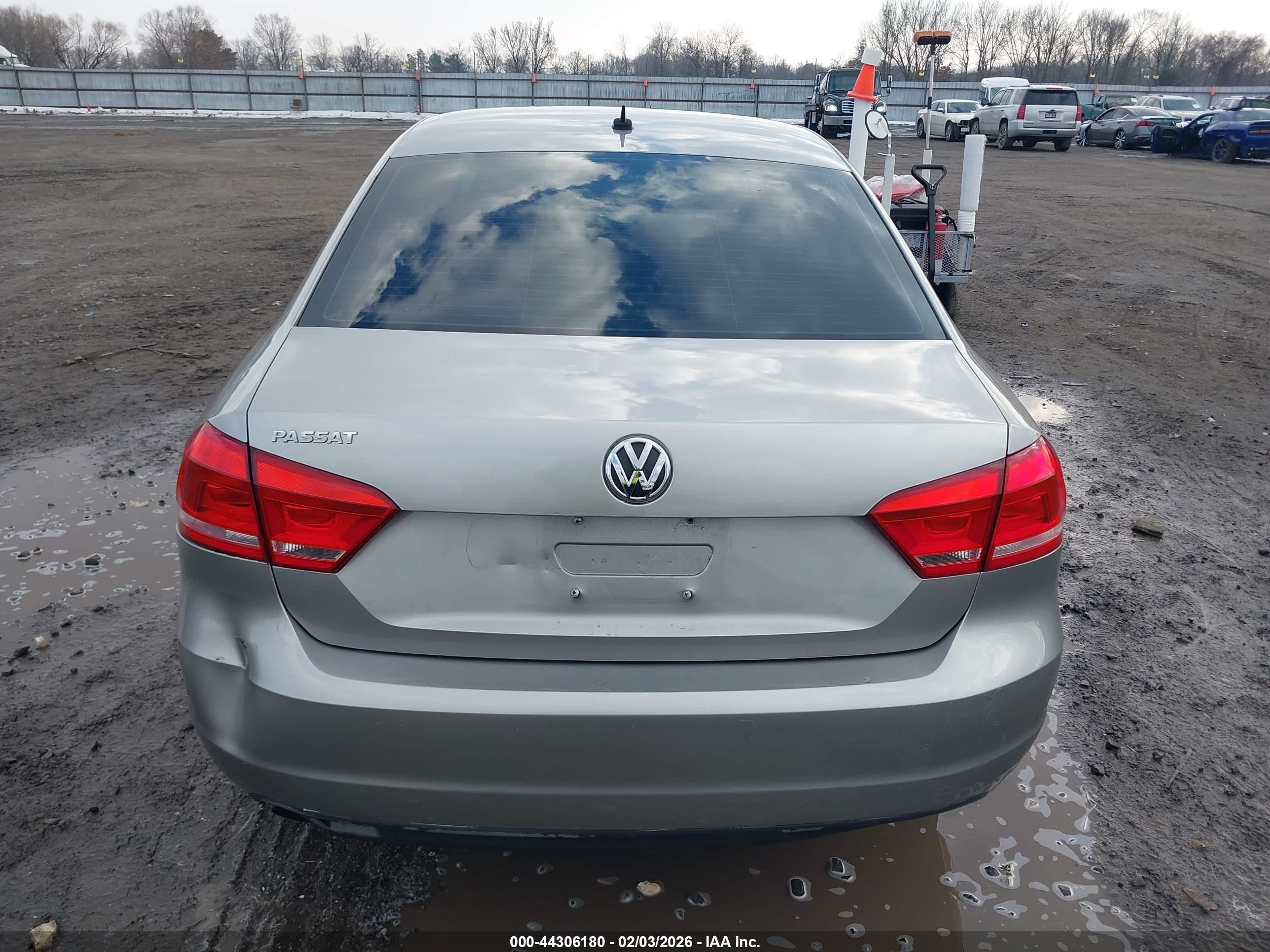 2012 Volkswagen Passat 2.5l S Gray vin: 1VWAP7A3XCC069263