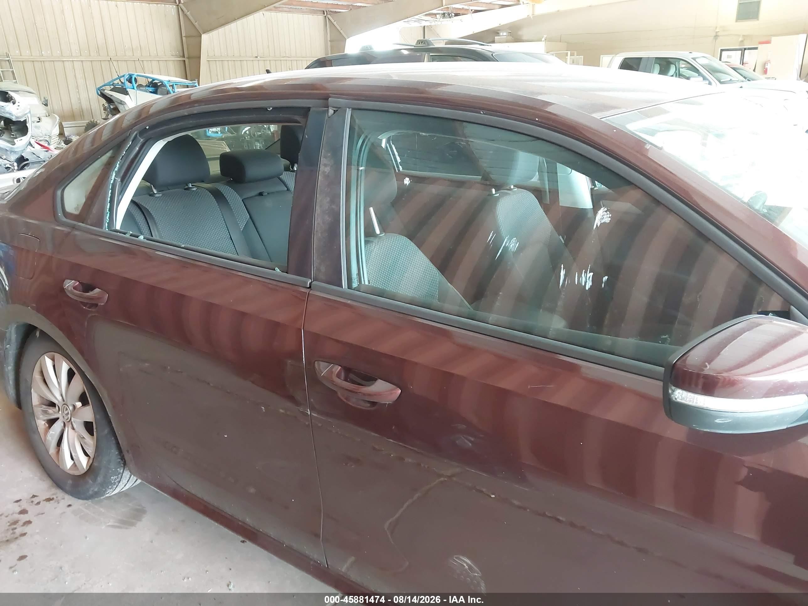 2013 Volkswagen Passat 2.5l S Burgundy vin: 1VWAP7A3XDC065795