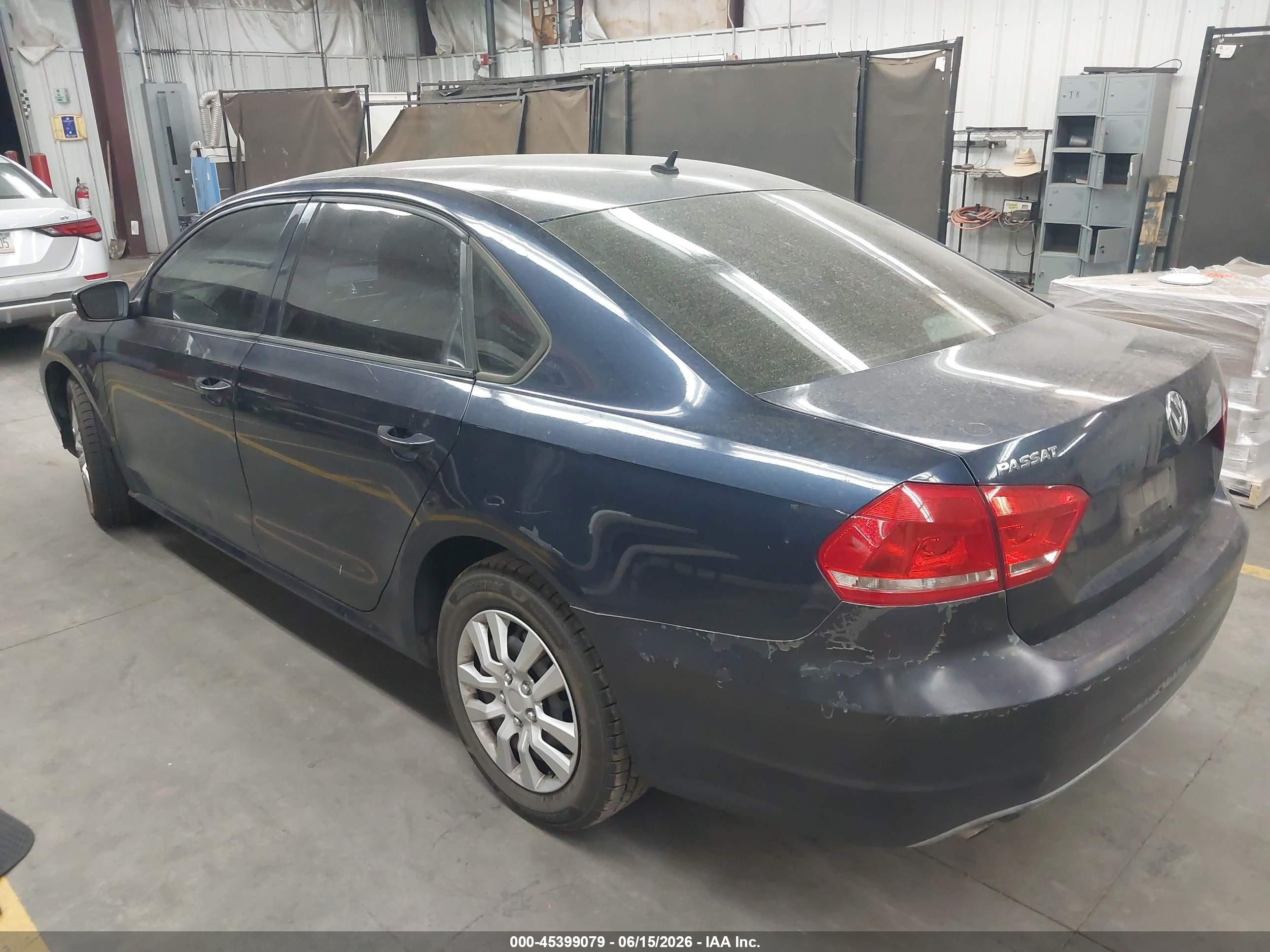 2013 Volkswagen Passat 2.5l S Blue vin: 1VWAP7A3XDC078045