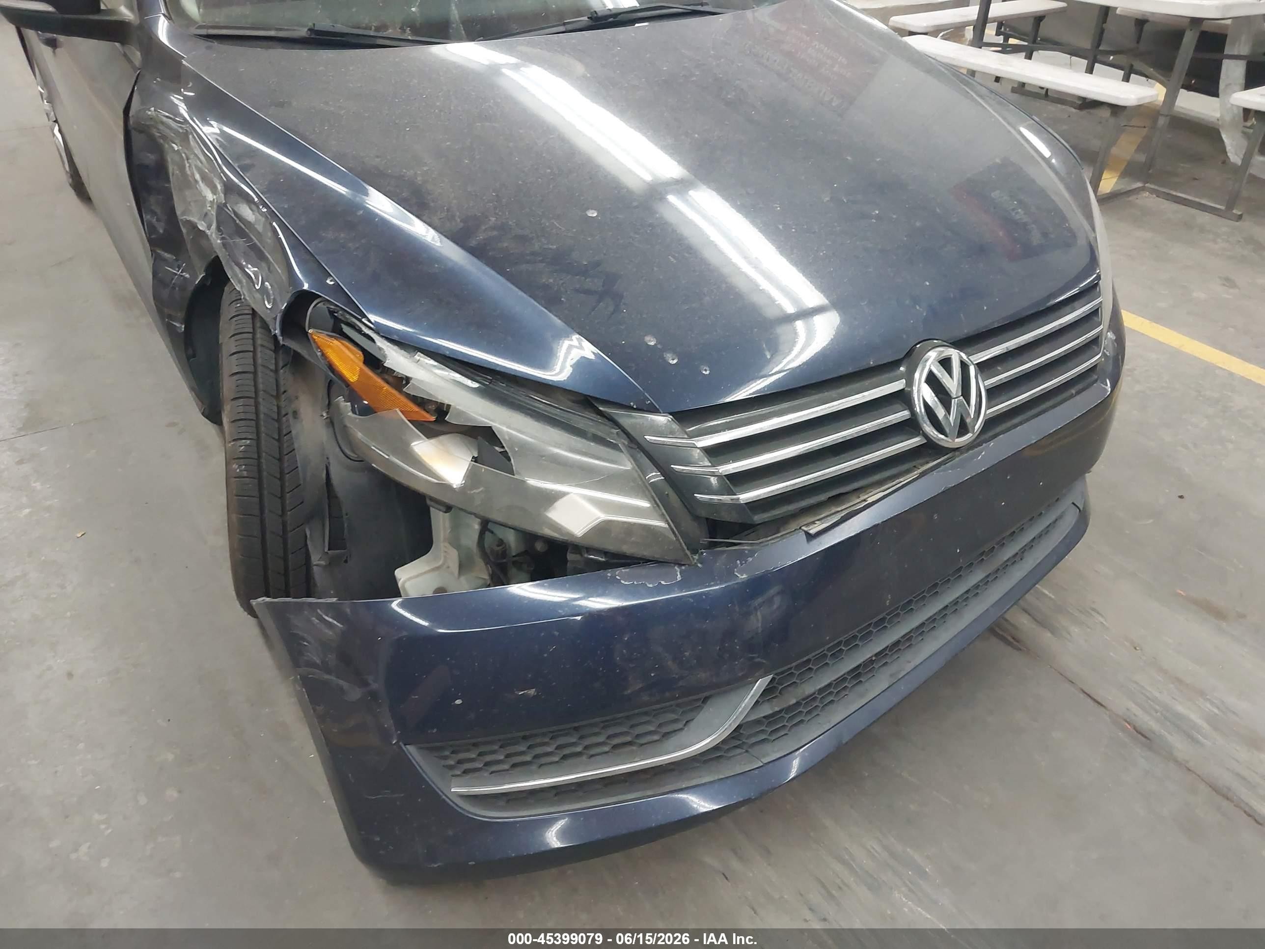 2013 Volkswagen Passat 2.5l S Blue vin: 1VWAP7A3XDC078045