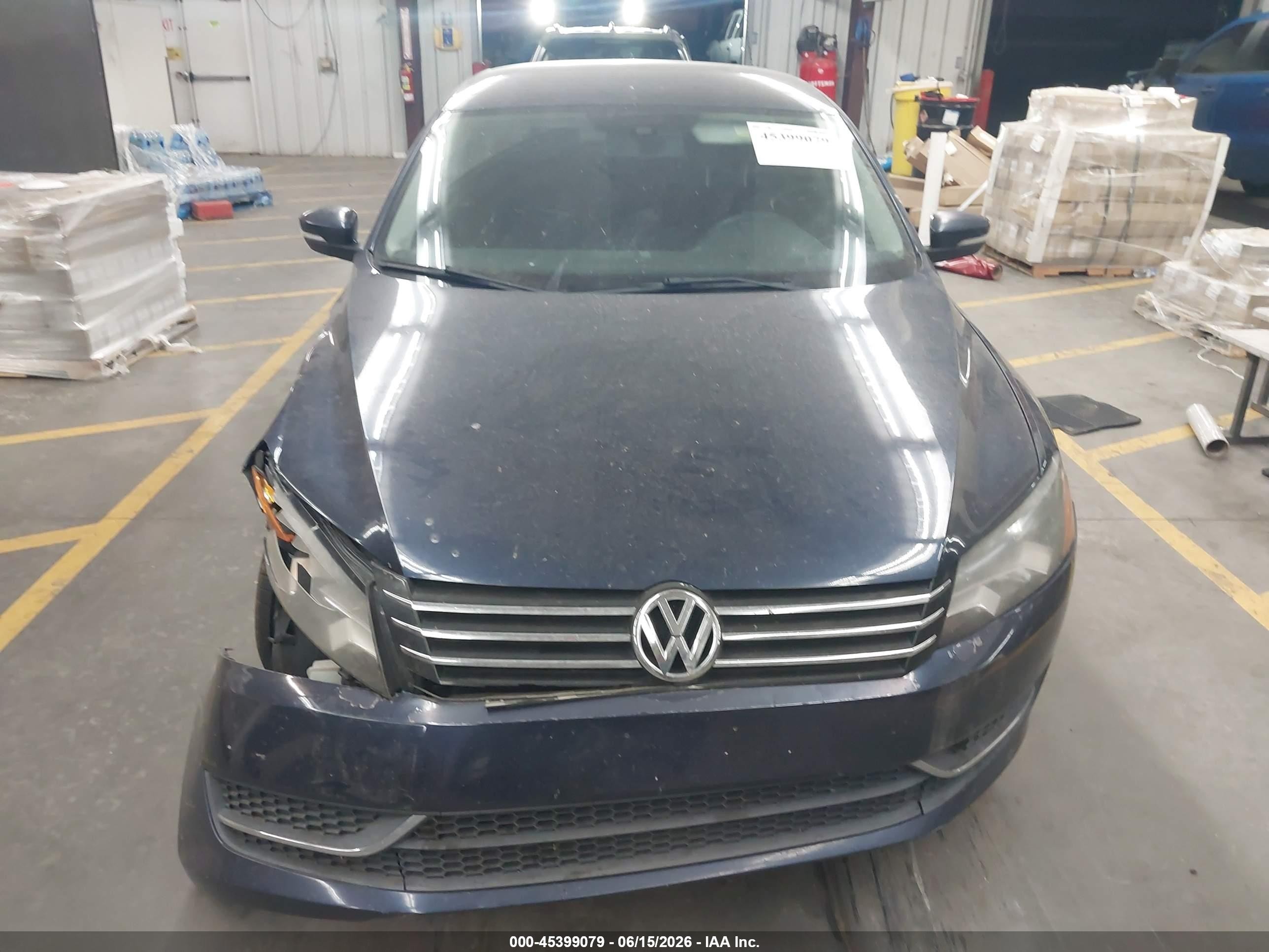2013 Volkswagen Passat 2.5l S Blue vin: 1VWAP7A3XDC078045