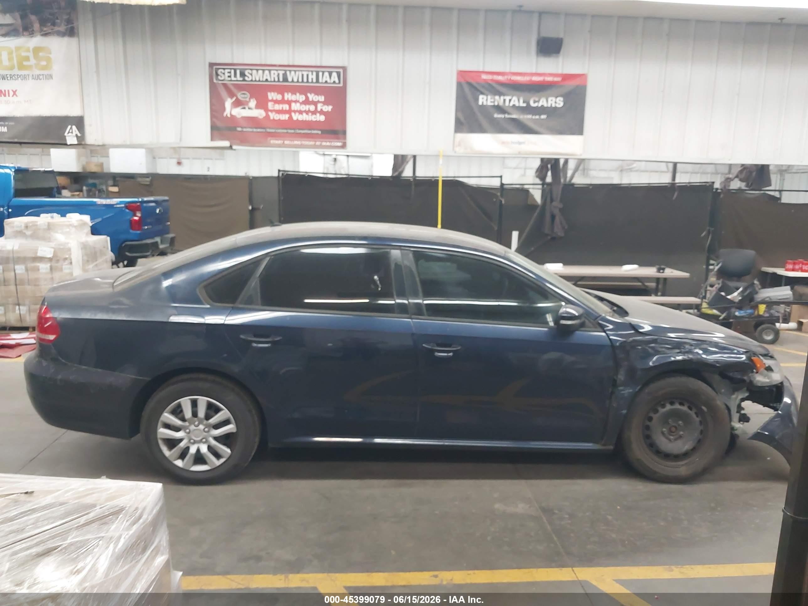 2013 Volkswagen Passat 2.5l S Blue vin: 1VWAP7A3XDC078045