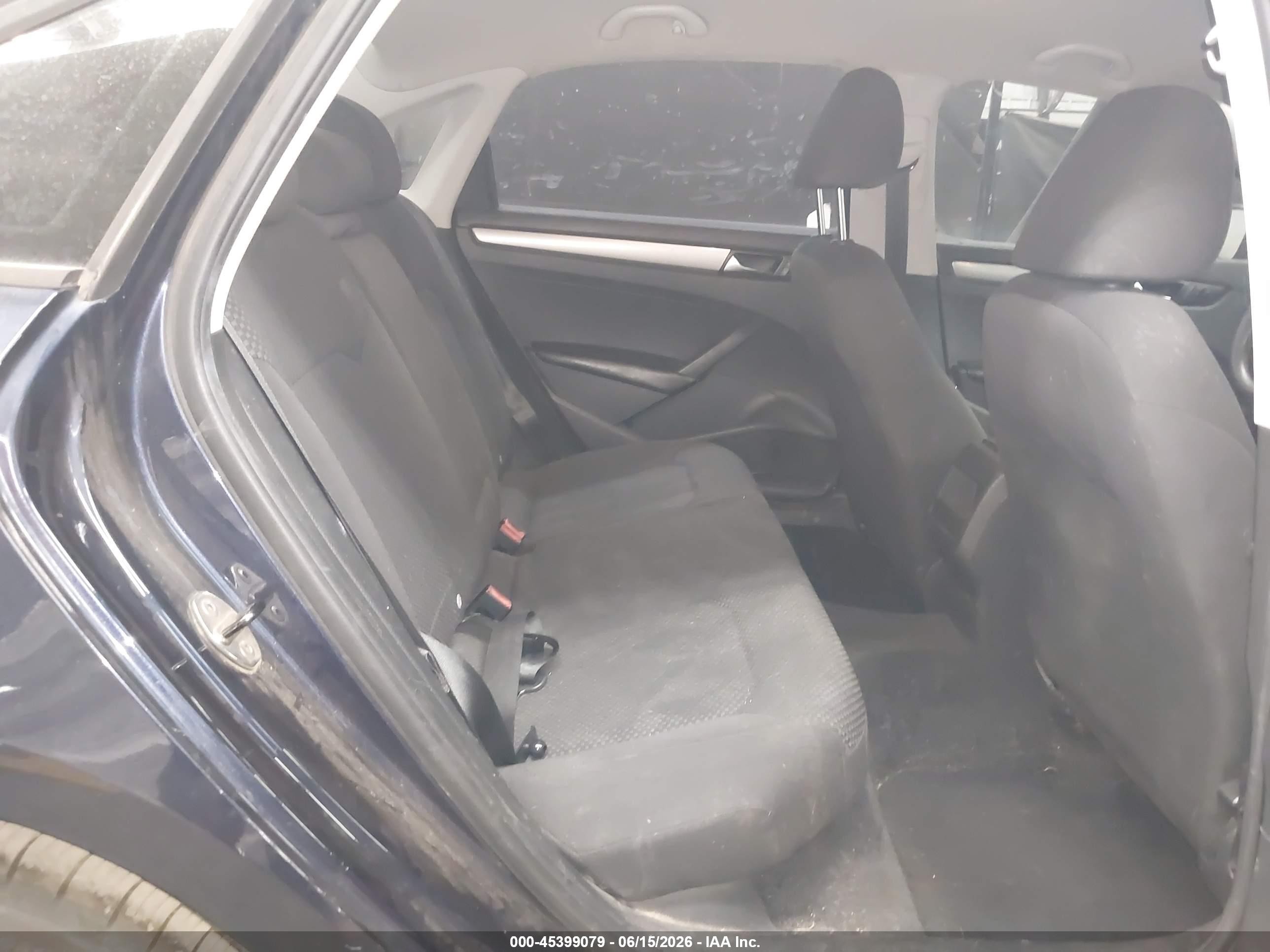 2013 Volkswagen Passat 2.5l S Blue vin: 1VWAP7A3XDC078045