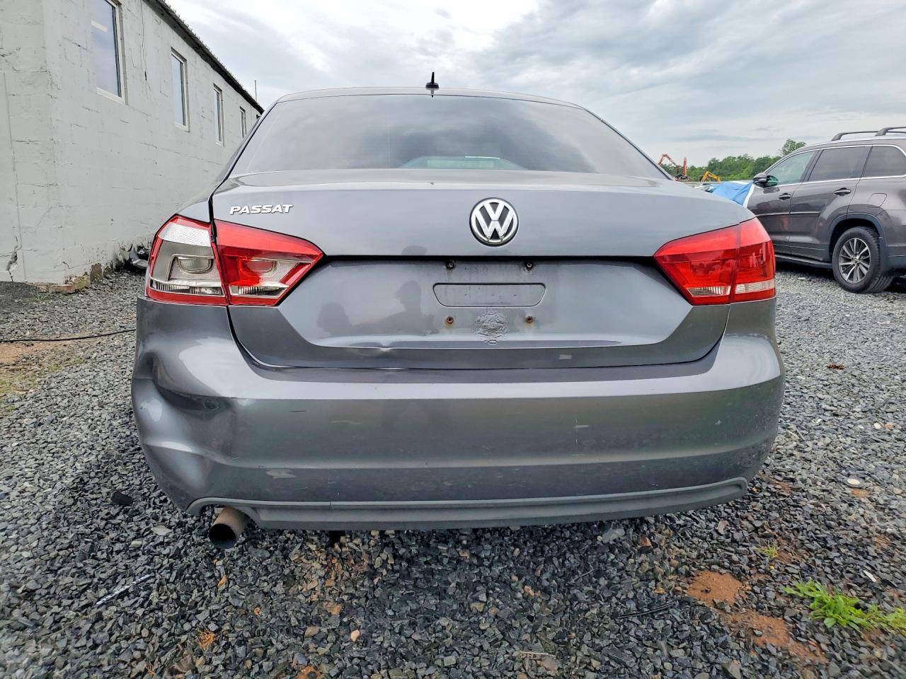 2013 Volkswagen Passat S Gray vin: 1VWAP7A3XDC104224