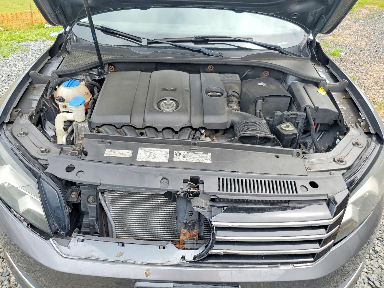 2013 Volkswagen Passat S Gray vin: 1VWAP7A3XDC104224