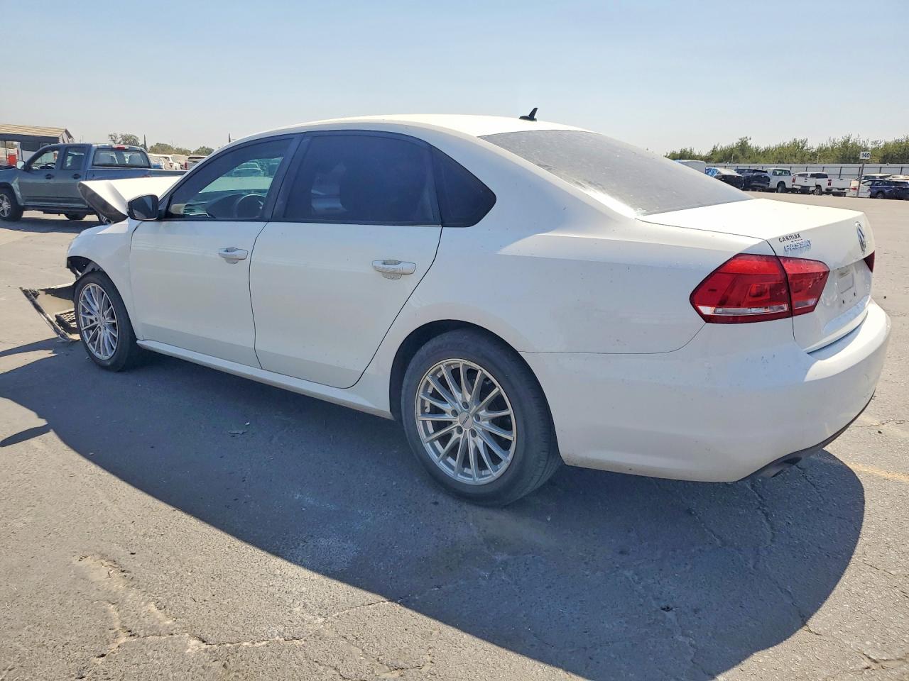 2013 Volkswagen Passat S Белый vin: 1VWAP7A3XDC149373