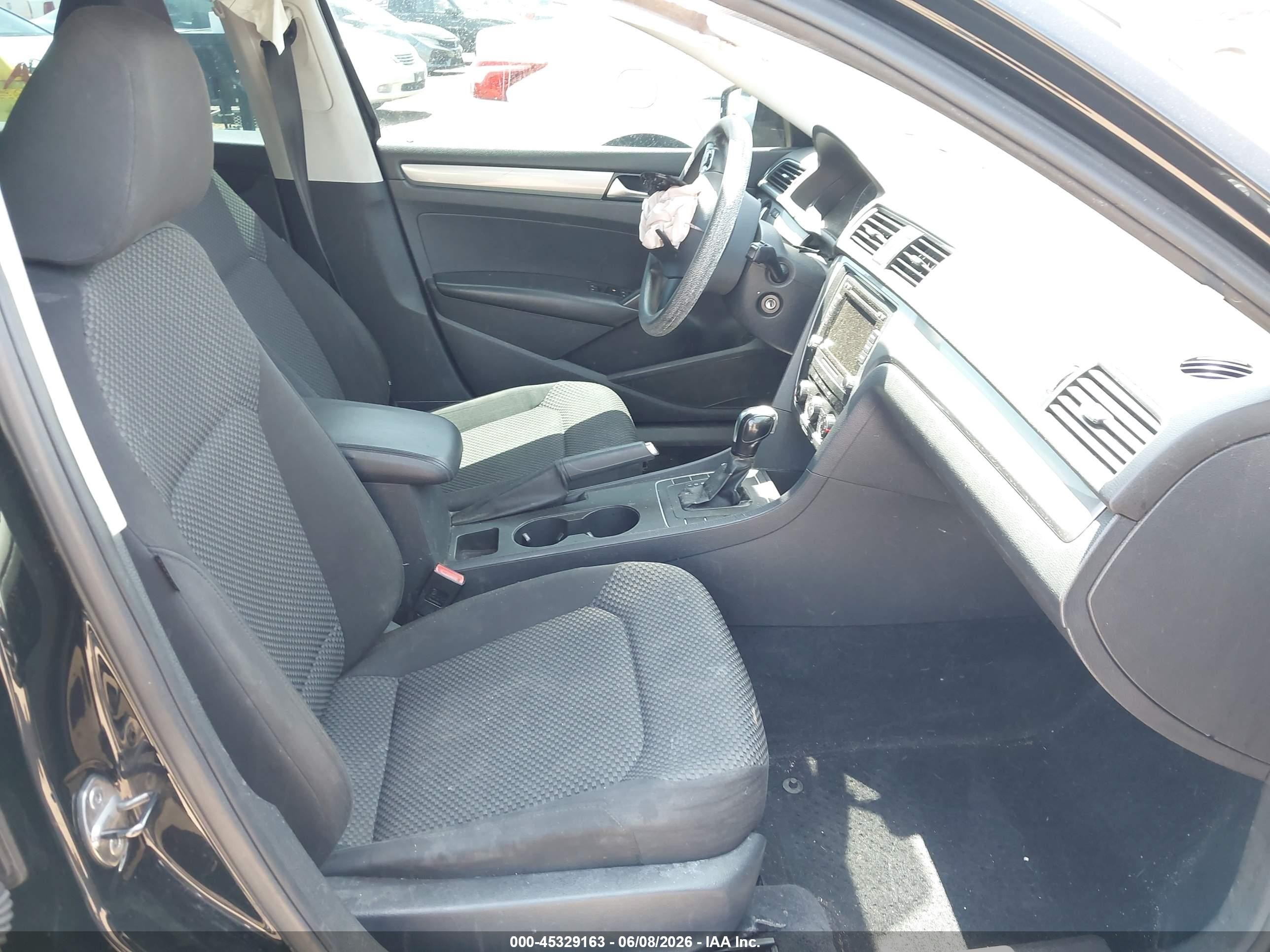 2014 Volkswagen Passat 2.5l S Black vin: 1VWAP7A3XEC014797