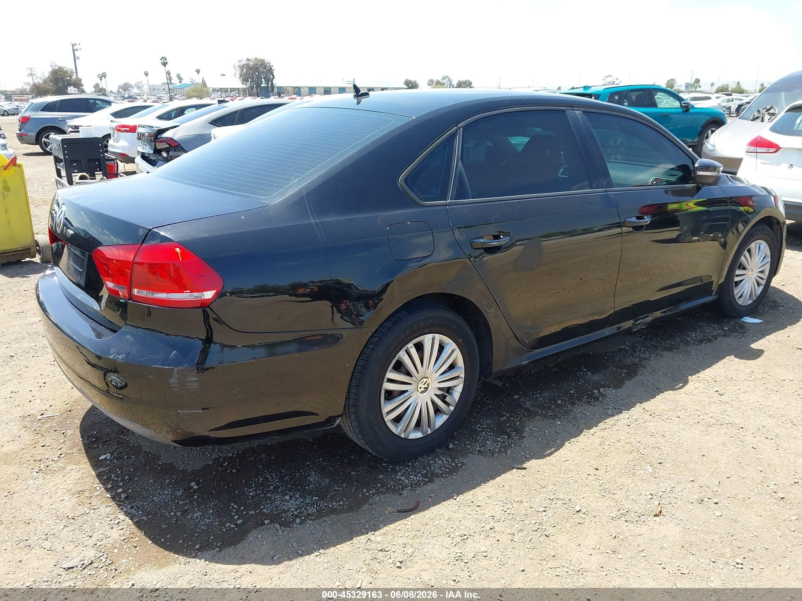 2014 Volkswagen Passat 2.5l S Black vin: 1VWAP7A3XEC014797