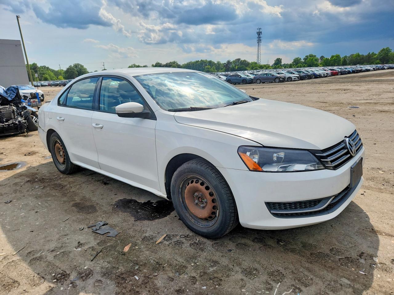 2014 Volkswagen Passat S White vin: 1VWAP7A3XEC024424