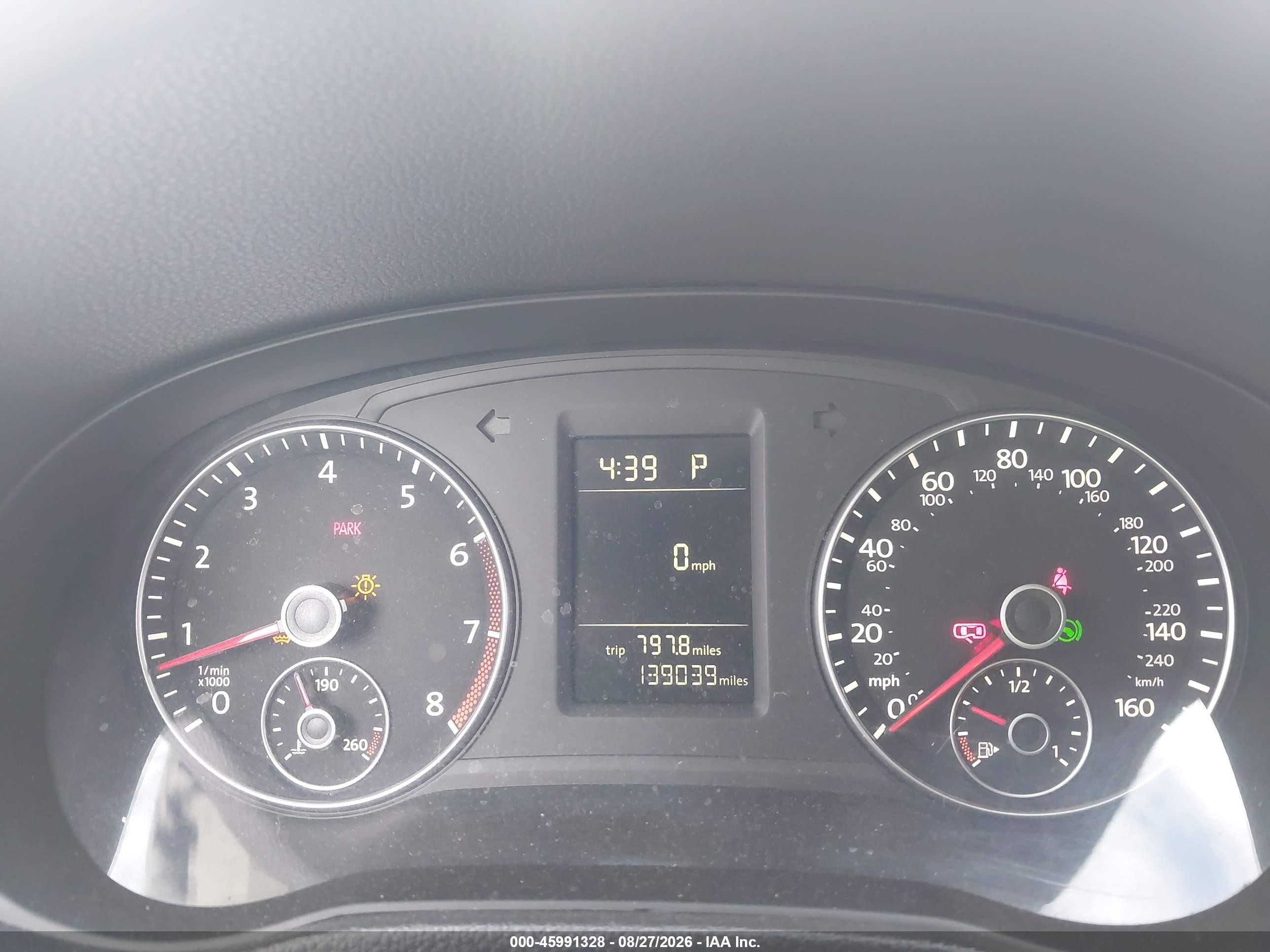 2014 Volkswagen Passat 2.5l S Silver vin: 1VWAP7A3XEC025038